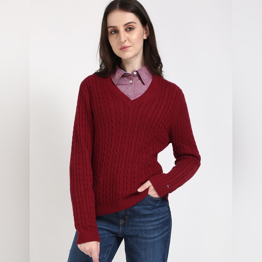 Tommy Hilfiger Women’s Wool Blend V neck Sweater